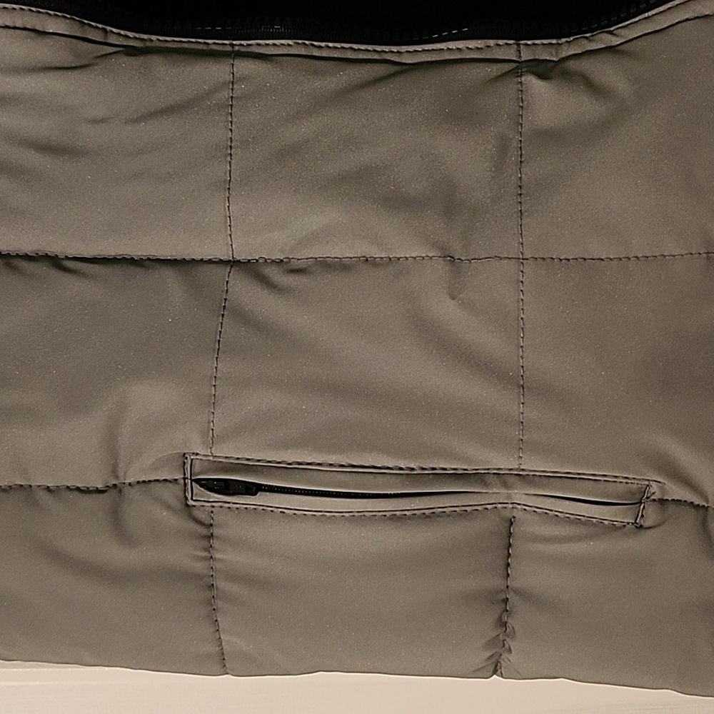 Vest - Picture 2 of 4